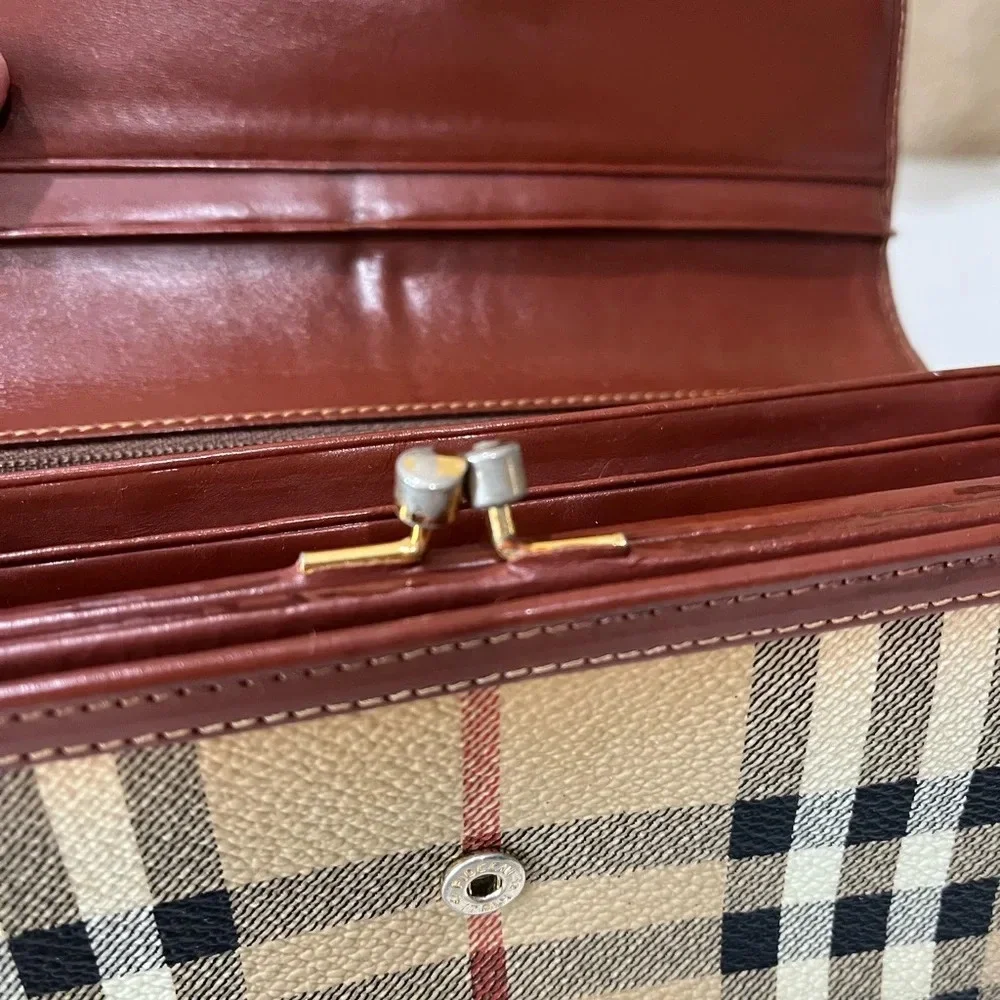 Burberrys Vintage Bifold Wallet